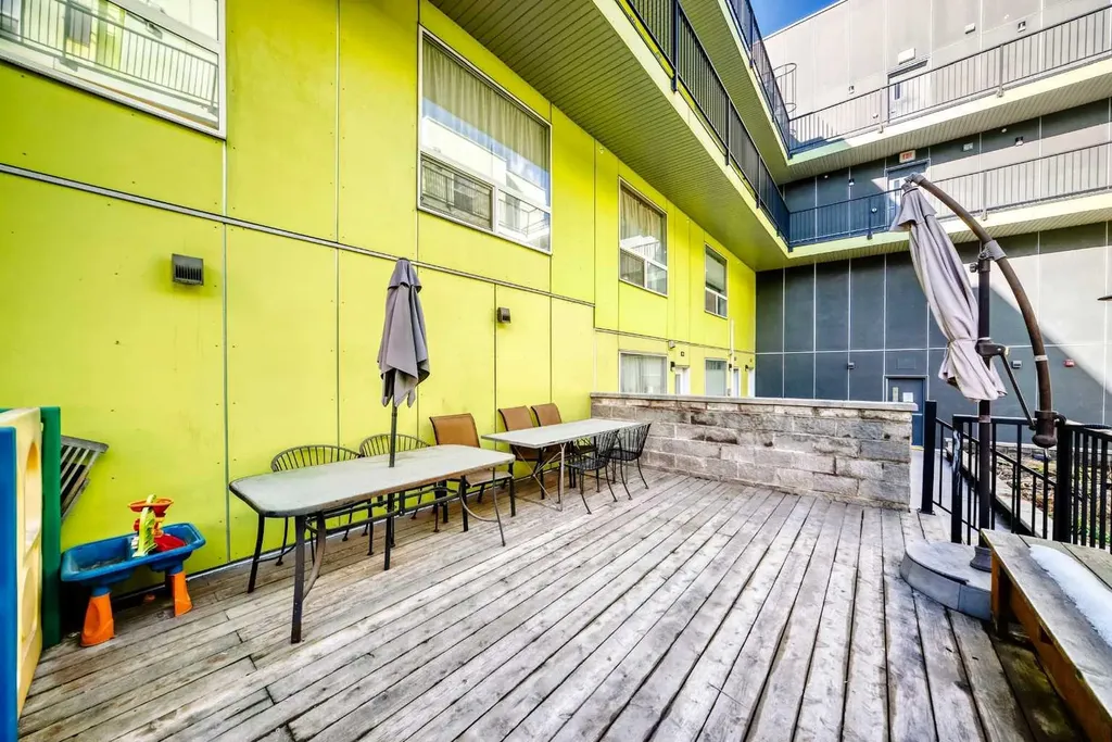 1740 9 Street NW Calgary AB T2M4Z5