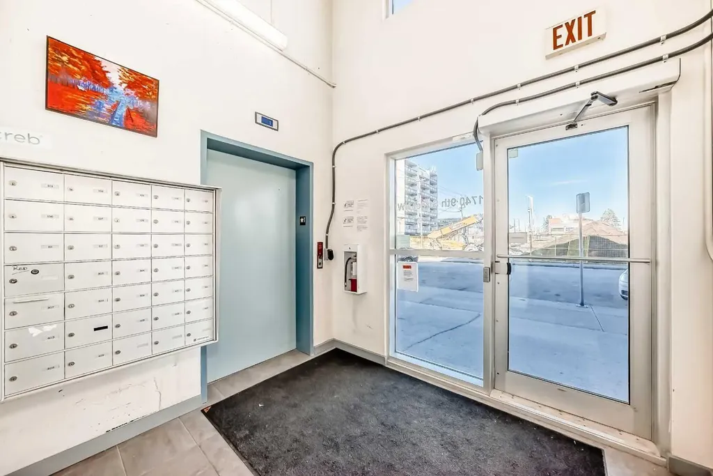 1740 9 Street NW Calgary AB T2M4Z5