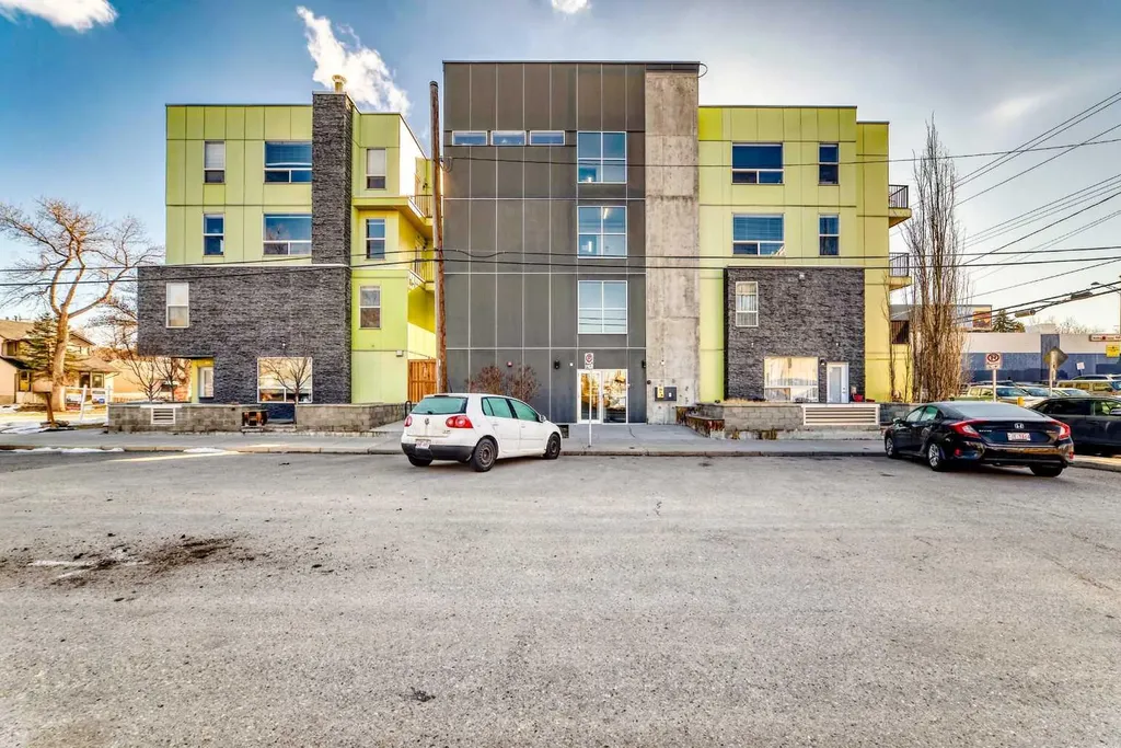 1740 9 Street NW Calgary AB T2M4Z5