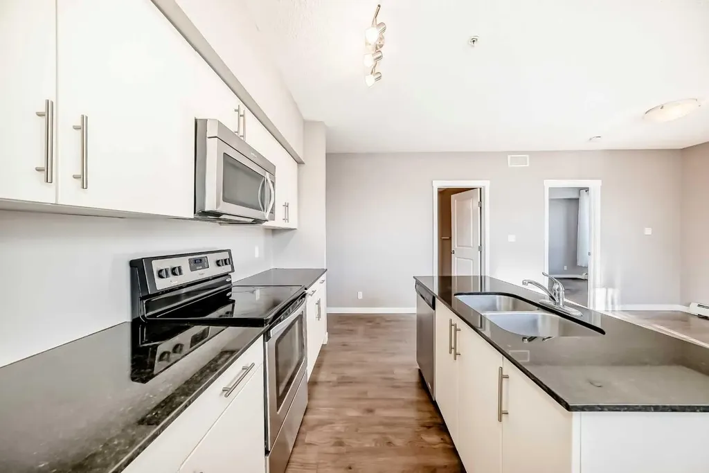 1740 9 Street NW Calgary AB T2M4Z5