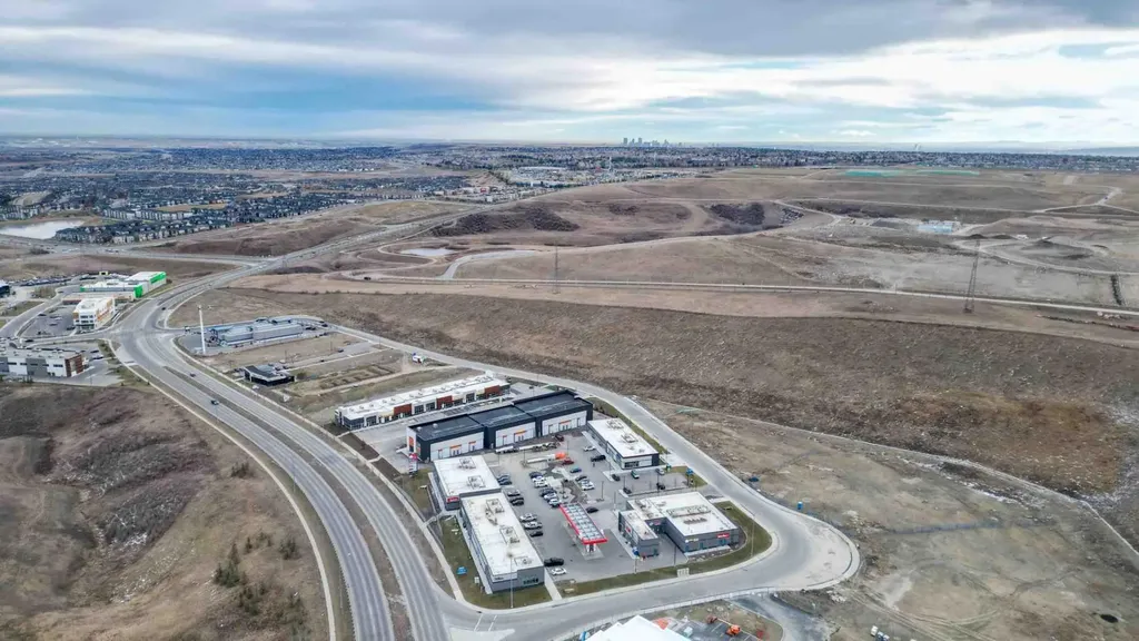 318 Nolanridge Crescent NW Calgary AB T3R 1W9