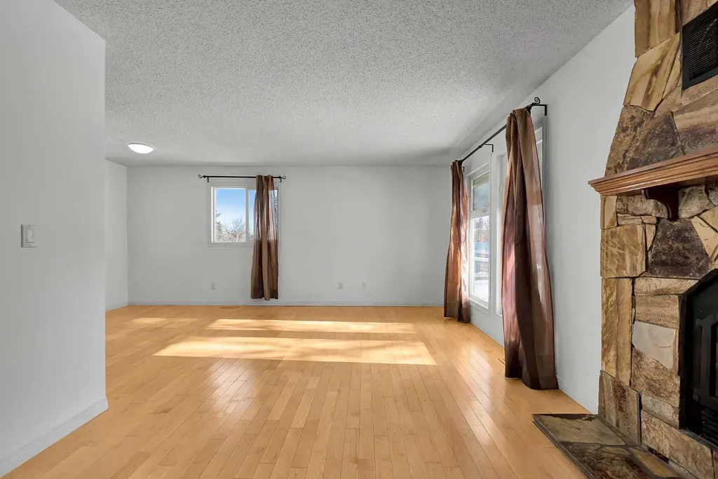 295 Edgepark Boulevard NW Calgary AB T3A4K4
