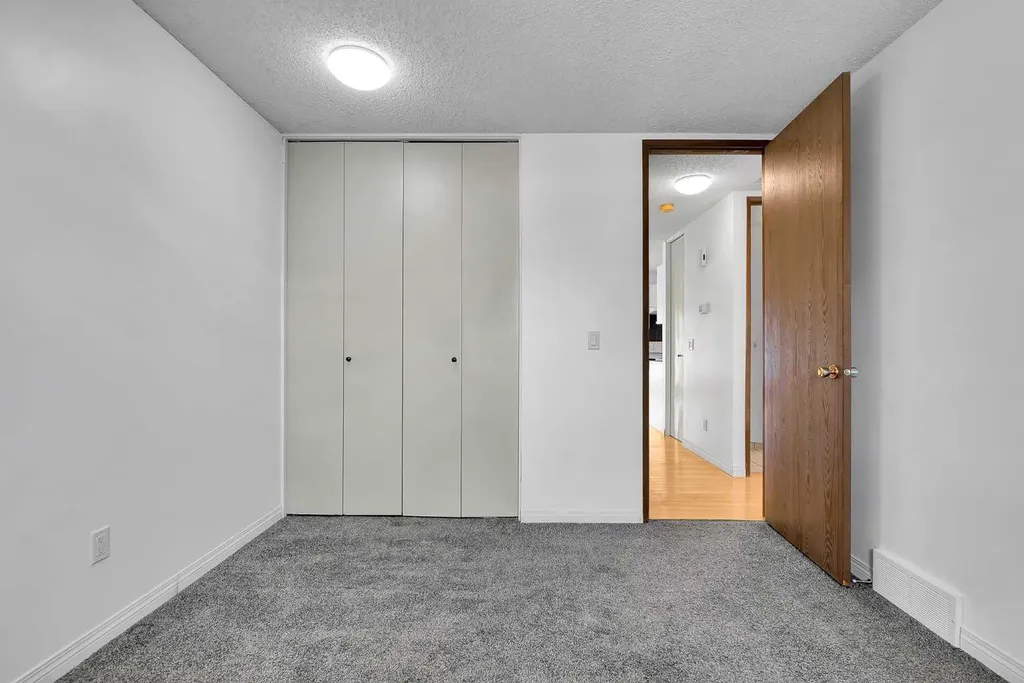 295 Edgepark Boulevard NW Calgary AB T3A4K4