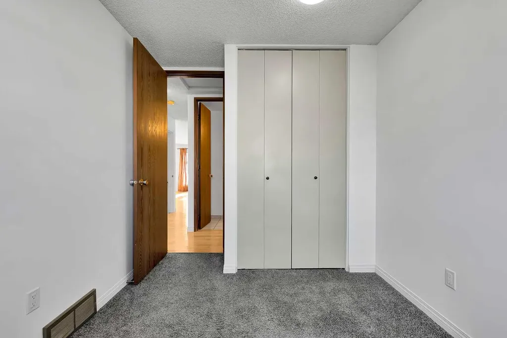 295 Edgepark Boulevard NW Calgary AB T3A4K4