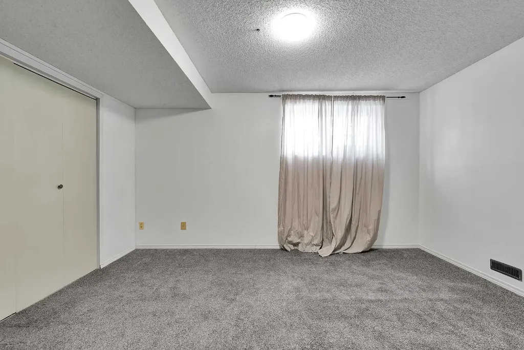 295 Edgepark Boulevard NW Calgary AB T3A4K4