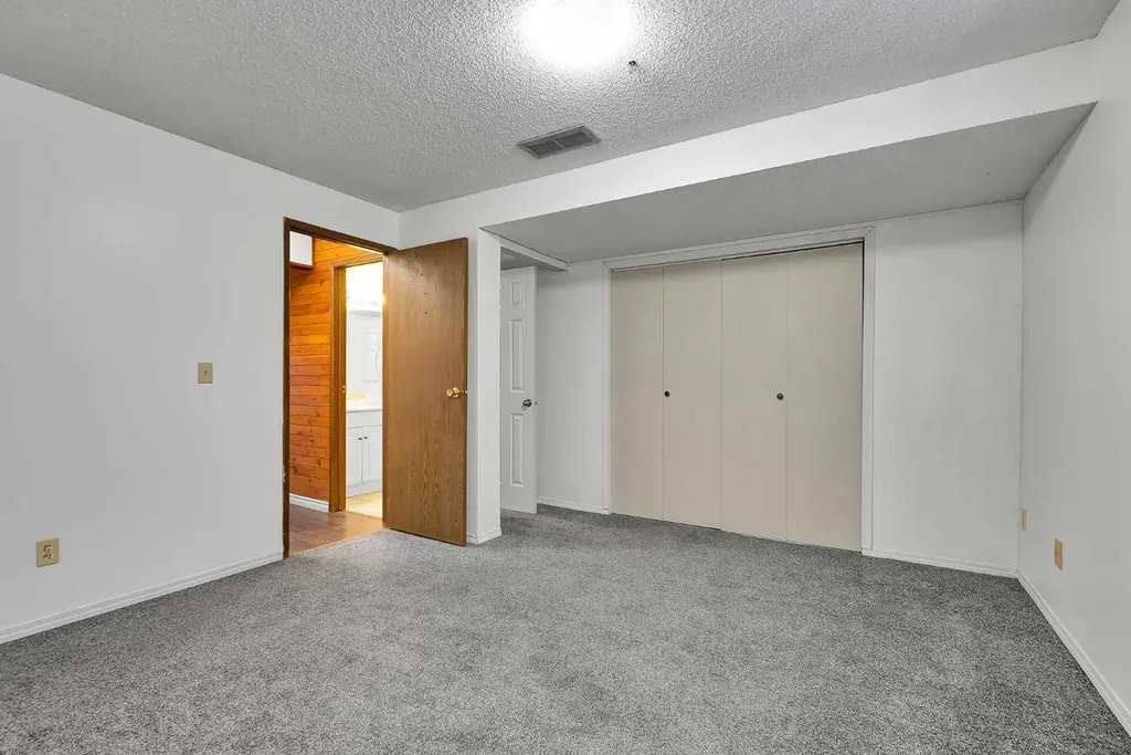 295 Edgepark Boulevard NW Calgary AB T3A4K4