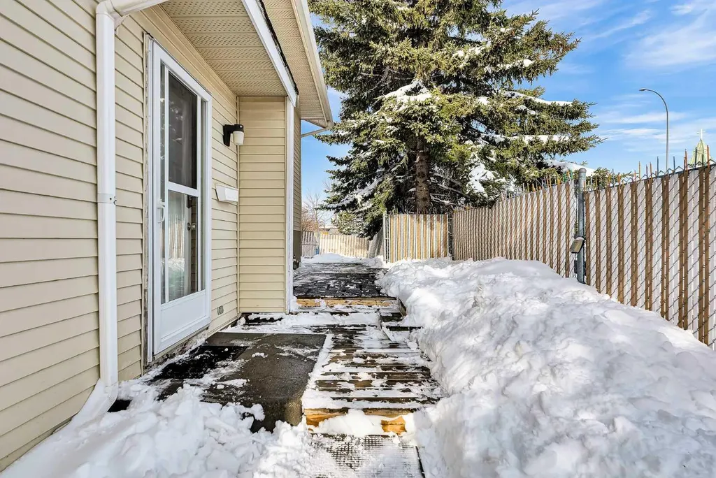 295 Edgepark Boulevard NW Calgary AB T3A4K4
