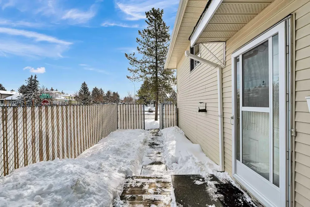 295 Edgepark Boulevard NW Calgary AB T3A4K4