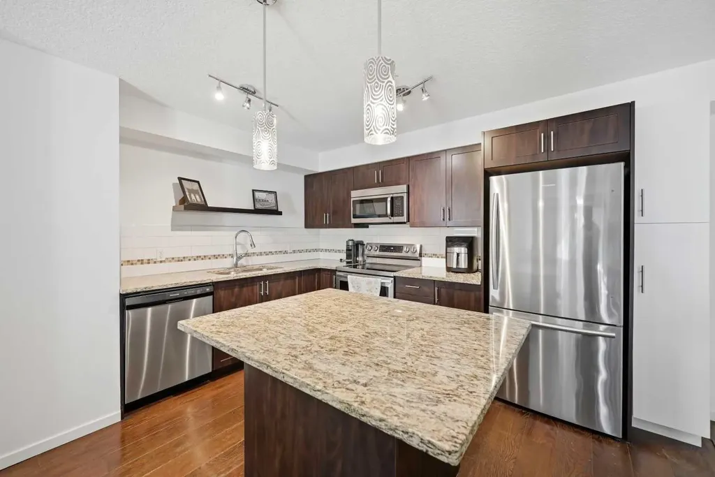 279 Copperpond Common SE Calgary AB T2Z 0S4
