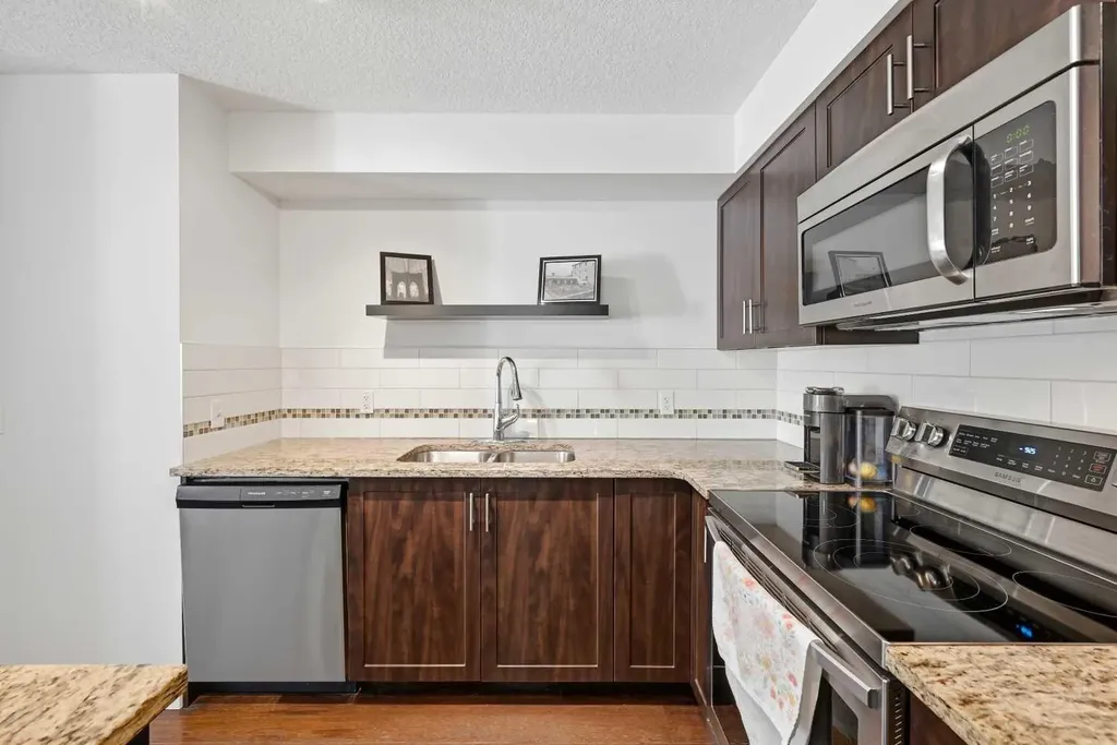 279 Copperpond Common SE Calgary AB T2Z 0S4