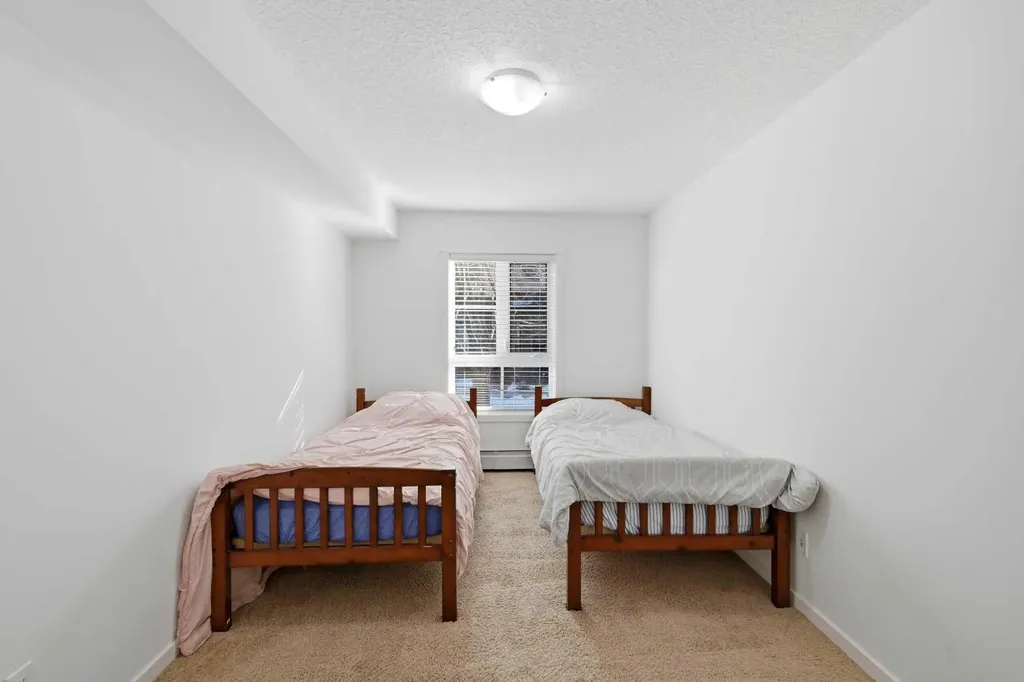 279 Copperpond Common SE Calgary AB T2Z 0S4