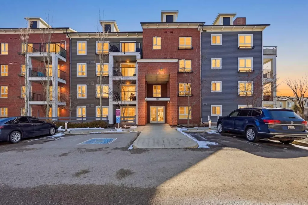 279 Copperpond Common SE Calgary AB T2Z 0S4