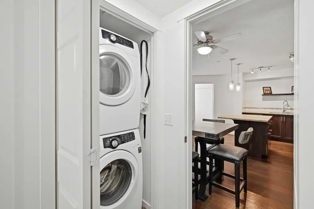 279 Copperpond Common SE Calgary AB T2Z 0S4