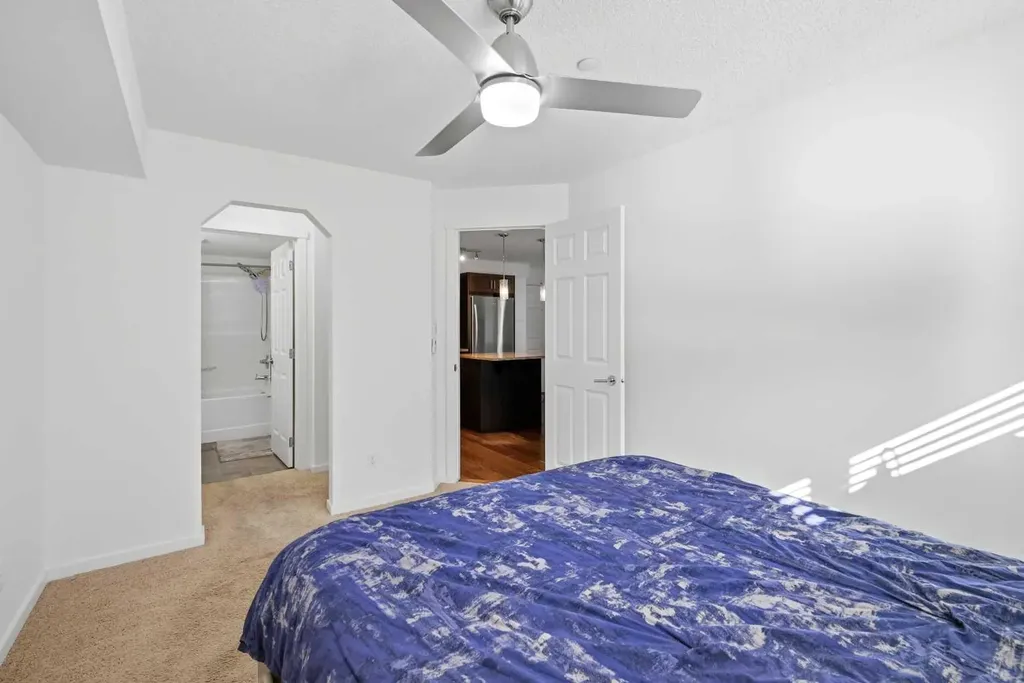 279 Copperpond Common SE Calgary AB T2Z 0S4