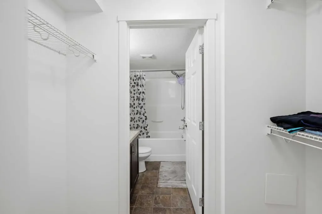 279 Copperpond Common SE Calgary AB T2Z 0S4