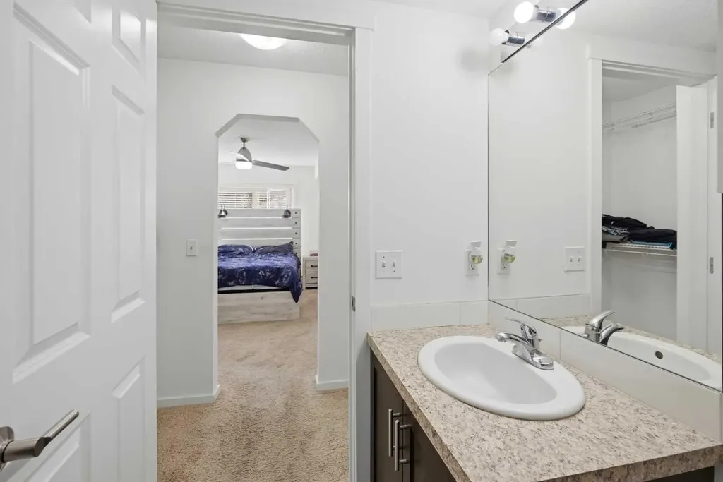 279 Copperpond Common SE Calgary AB T2Z 0S4