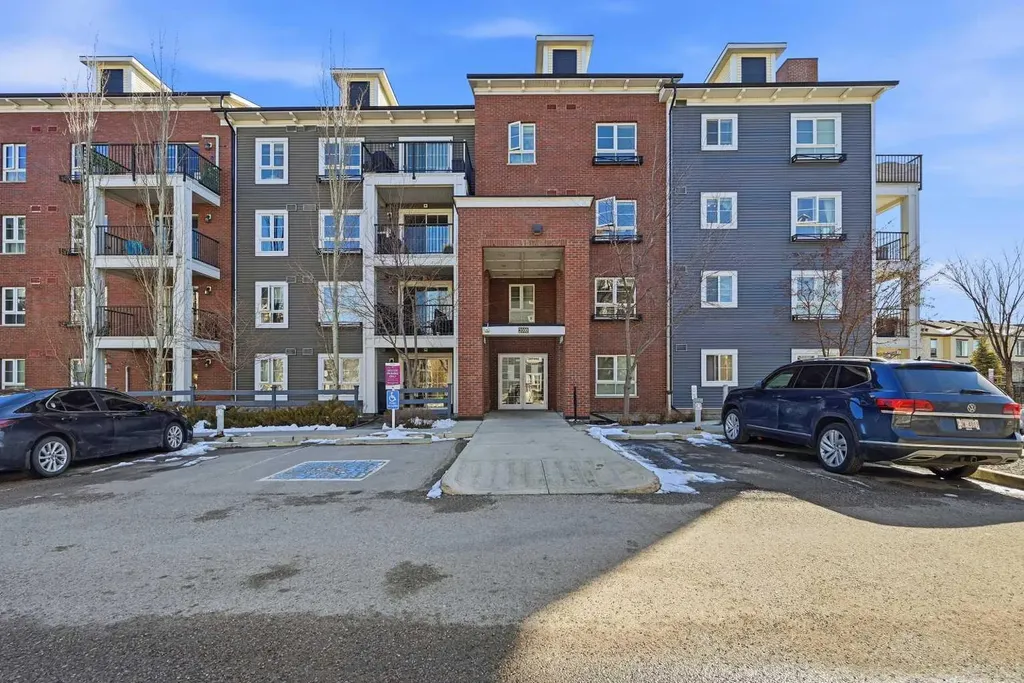 279 Copperpond Common SE Calgary AB T2Z 0S4