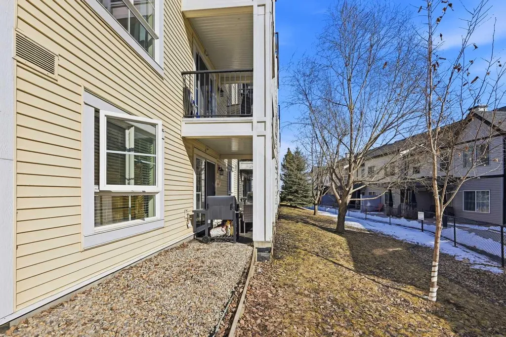 279 Copperpond Common SE Calgary AB T2Z 0S4