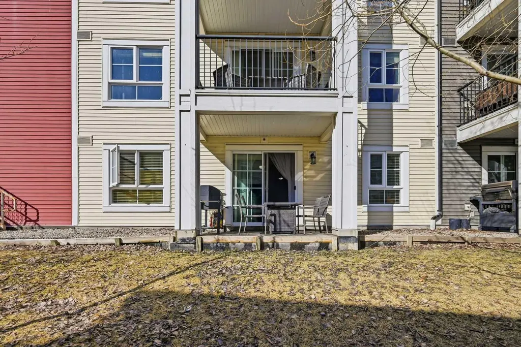 279 Copperpond Common SE Calgary AB T2Z 0S4