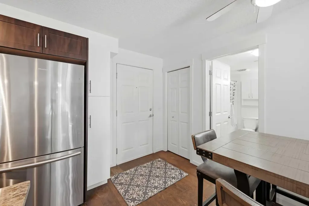 279 Copperpond Common SE Calgary AB T2Z 0S4