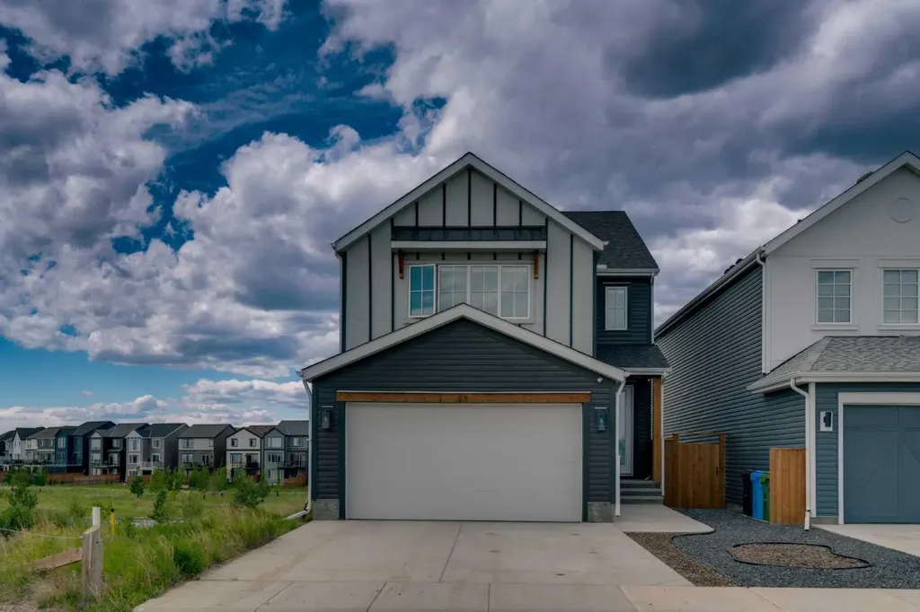 23 Savoy Terrace SE Calgary AB T3S 0C6