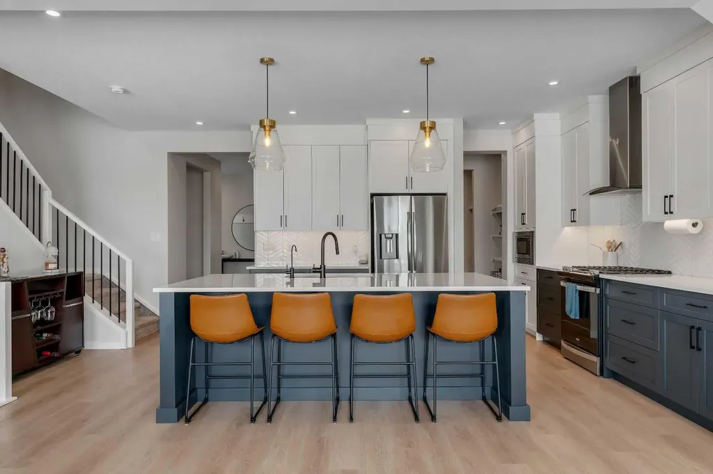 23 Savoy Terrace SE Calgary AB T3S 0C6