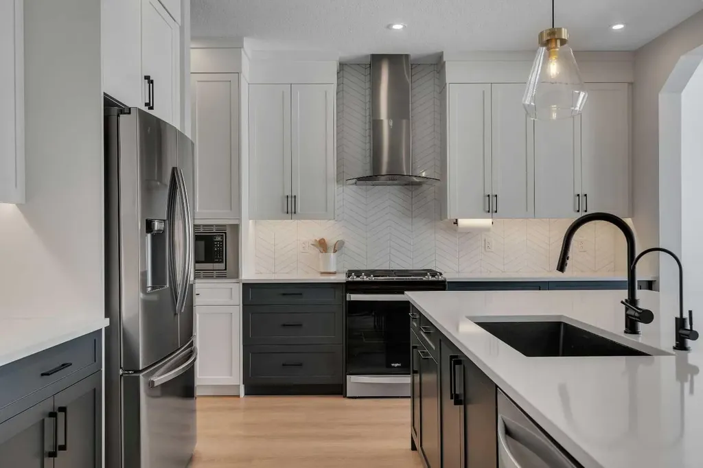 23 Savoy Terrace SE Calgary AB T3S 0C6
