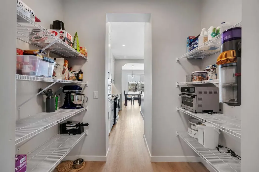 23 Savoy Terrace SE Calgary AB T3S 0C6