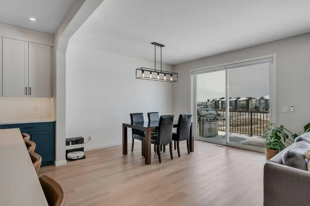 23 Savoy Terrace SE Calgary AB T3S 0C6