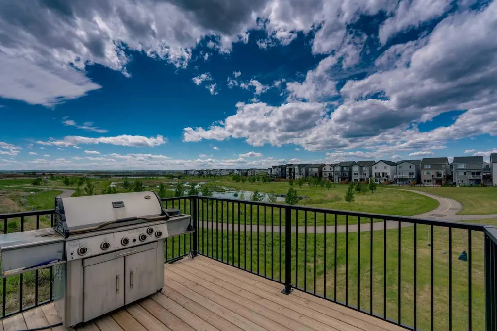 23 Savoy Terrace SE Calgary AB T3S 0C6