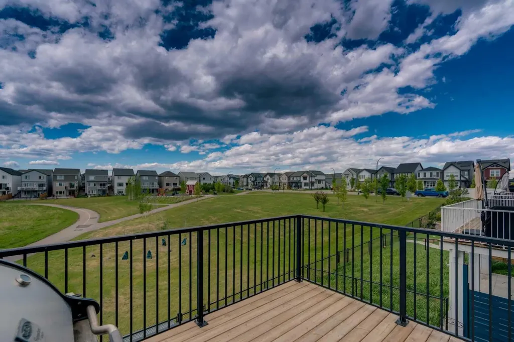 23 Savoy Terrace SE Calgary AB T3S 0C6