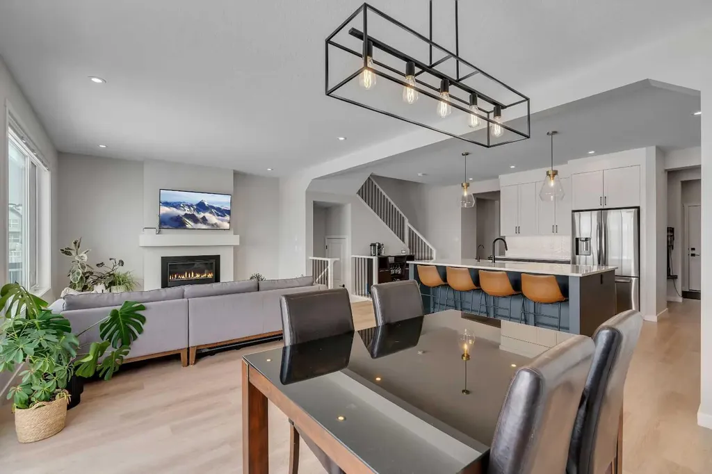 23 Savoy Terrace SE Calgary AB T3S 0C6