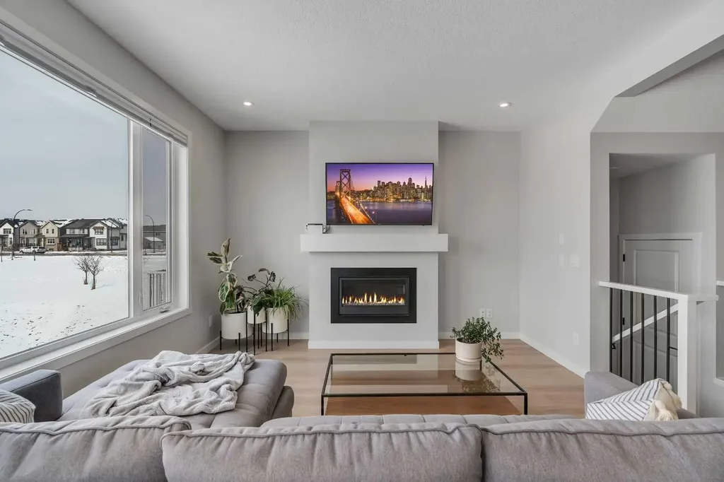 23 Savoy Terrace SE Calgary AB T3S 0C6