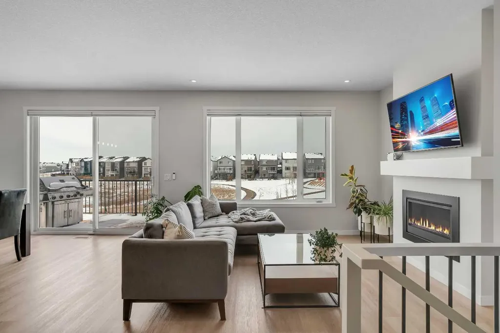 23 Savoy Terrace SE Calgary AB T3S 0C6