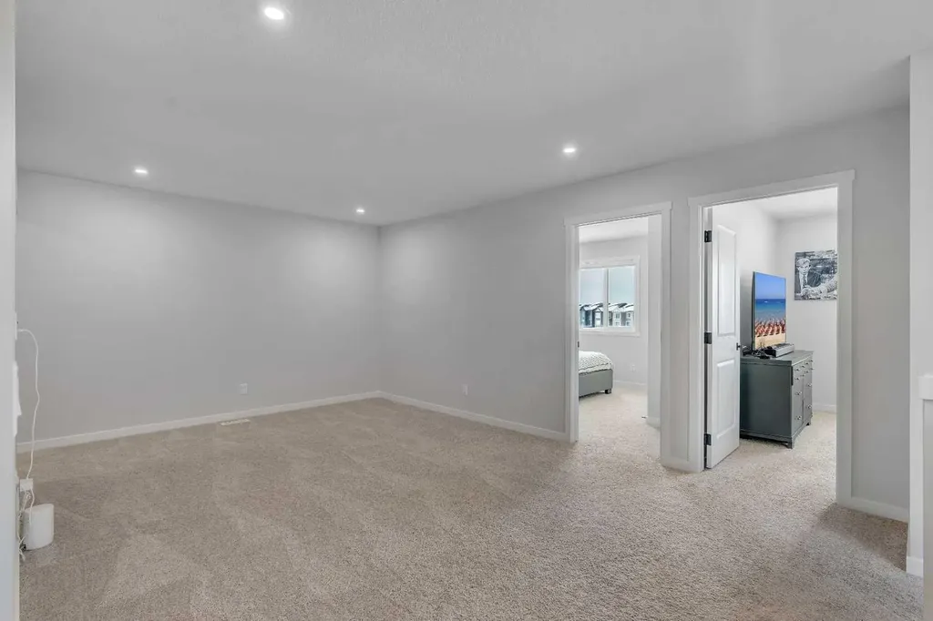 23 Savoy Terrace SE Calgary AB T3S 0C6