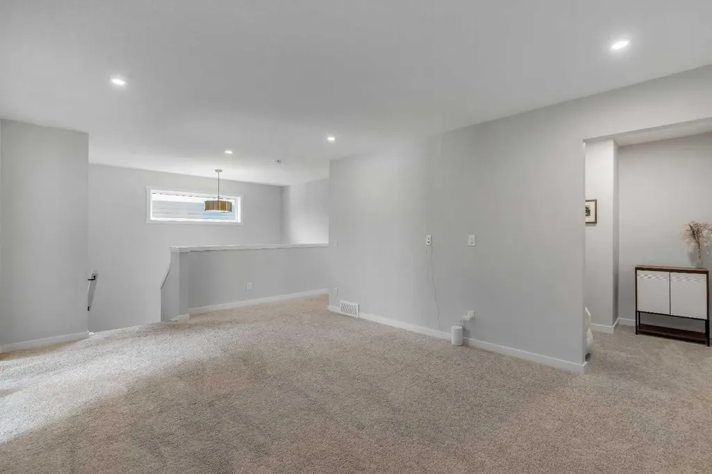 23 Savoy Terrace SE Calgary AB T3S 0C6