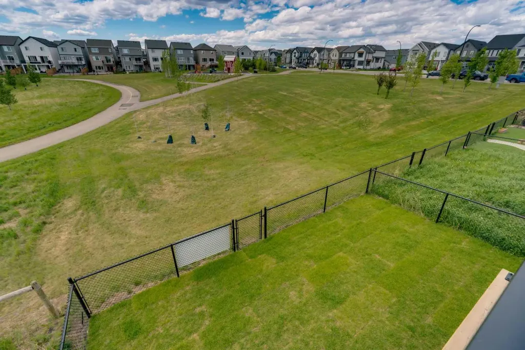 23 Savoy Terrace SE Calgary AB T3S 0C6