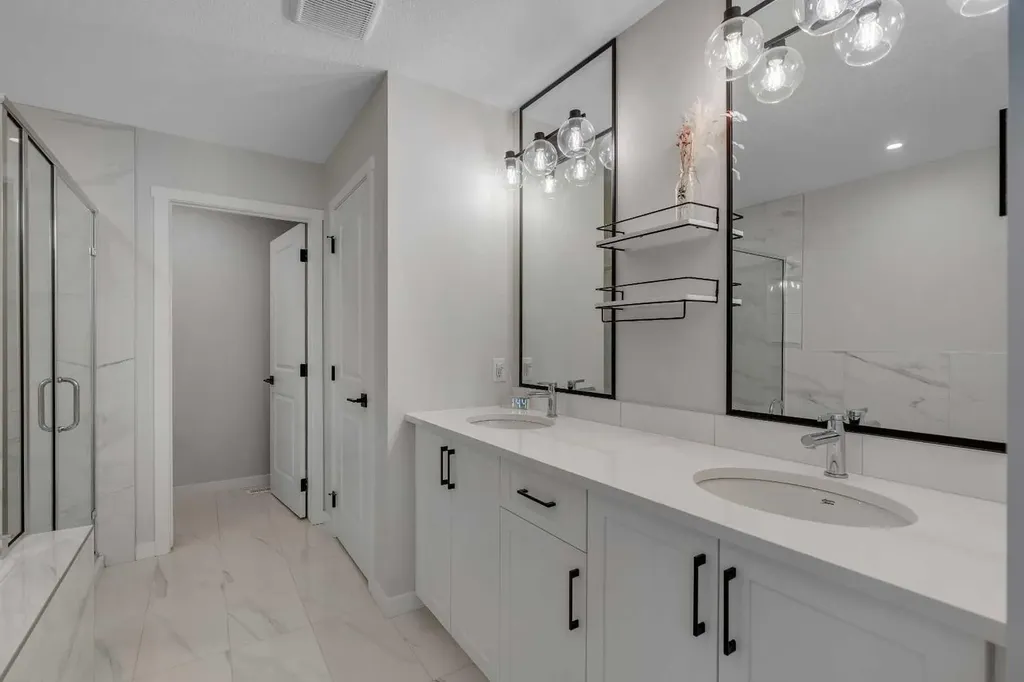 23 Savoy Terrace SE Calgary AB T3S 0C6