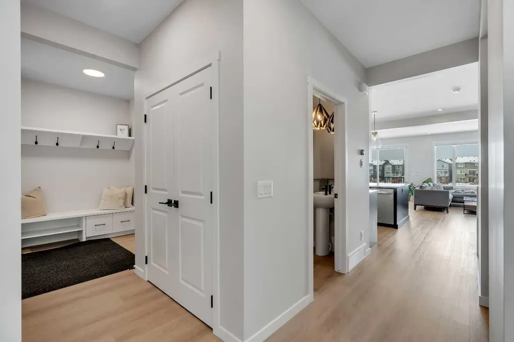 23 Savoy Terrace SE Calgary AB T3S 0C6