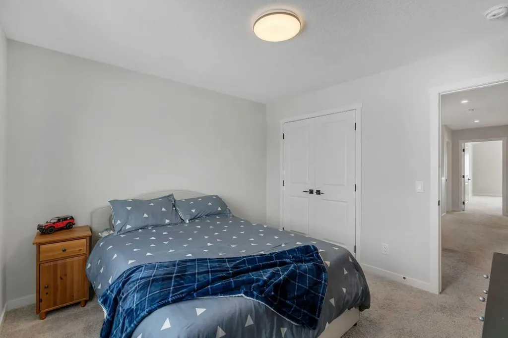 23 Savoy Terrace SE Calgary AB T3S 0C6