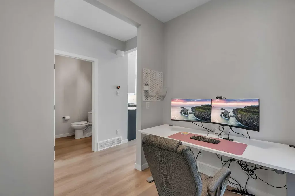 23 Savoy Terrace SE Calgary AB T3S 0C6