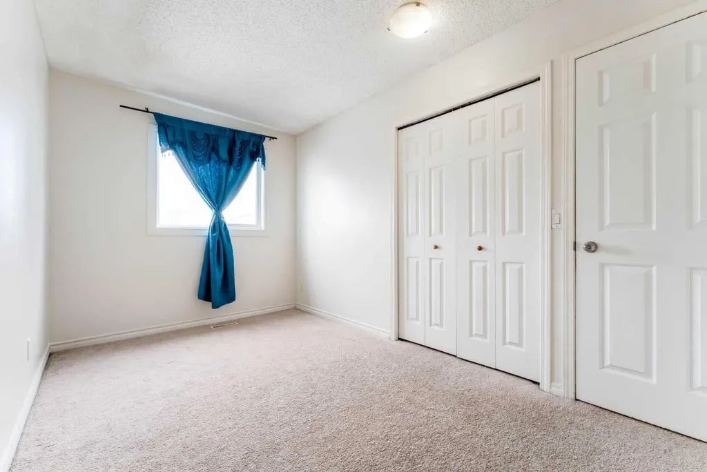 147 Templewood Drive NE Calgary AB T1Y 4M5