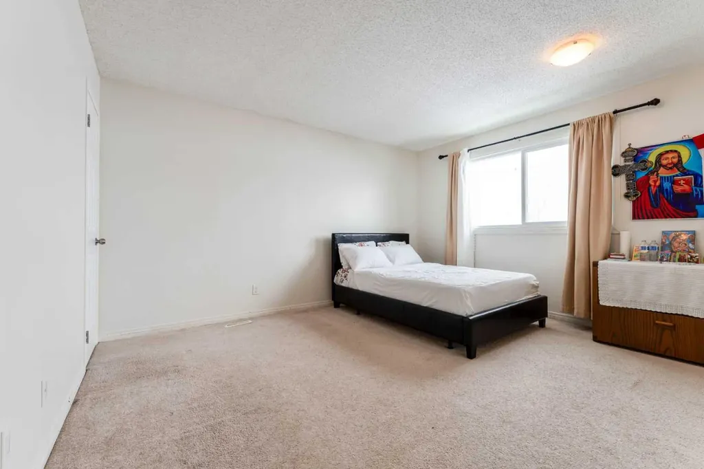 147 Templewood Drive NE Calgary AB T1Y 4M5