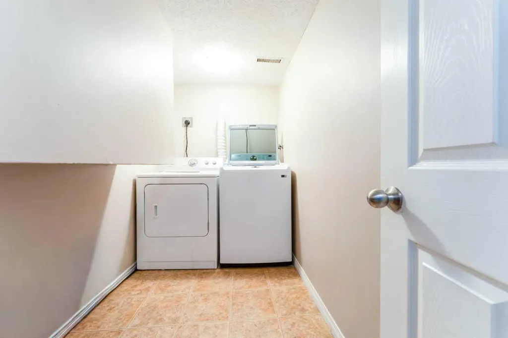 147 Templewood Drive NE Calgary AB T1Y 4M5
