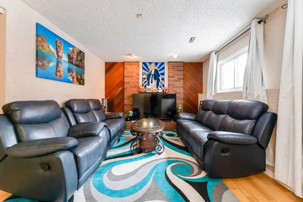 147 Templewood Drive NE Calgary AB T1Y 4M5