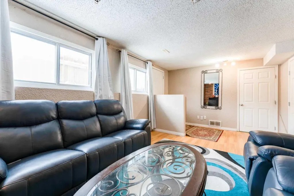 147 Templewood Drive NE Calgary AB T1Y 4M5