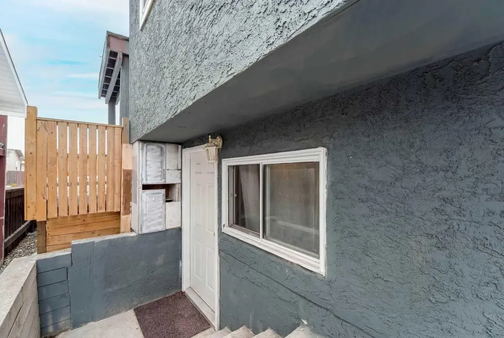 147 Templewood Drive NE Calgary AB T1Y 4M5