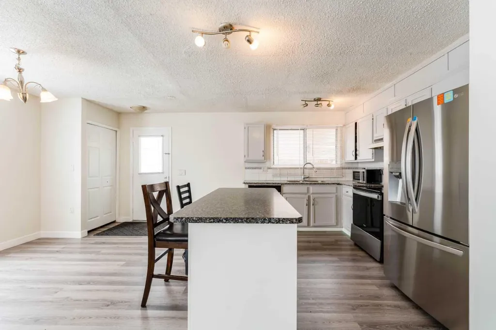 147 Templewood Drive NE Calgary AB T1Y 4M5