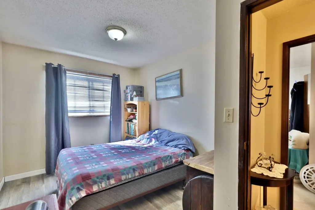 6403B 49 Avenue Camrose AB T4V 0P6