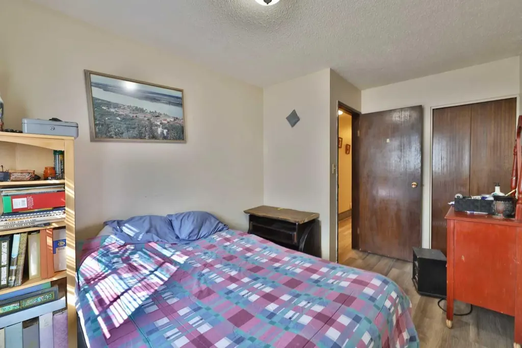 6403B 49 Avenue Camrose AB T4V 0P6